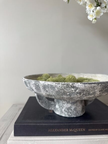 Concrete distressed round cement bowl