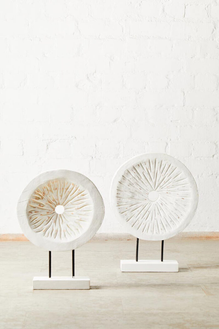 White Textured Disc Sculpture on Stand – Contemporary Decorative Ornament